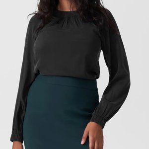 NWT Universal Standard Patricia Gathered Neck Blouse